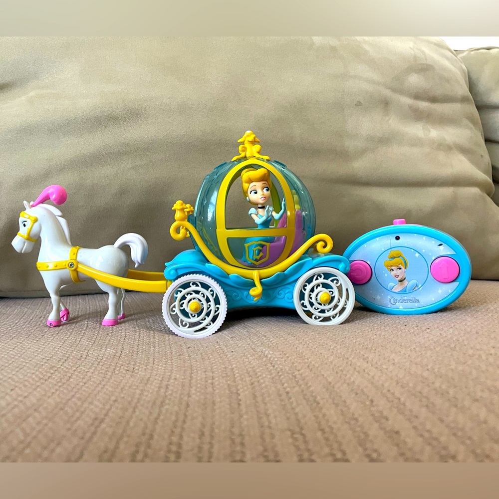 Disney Princess Cinderella Horse Drawn Carriage Radio Control Remote  RC works